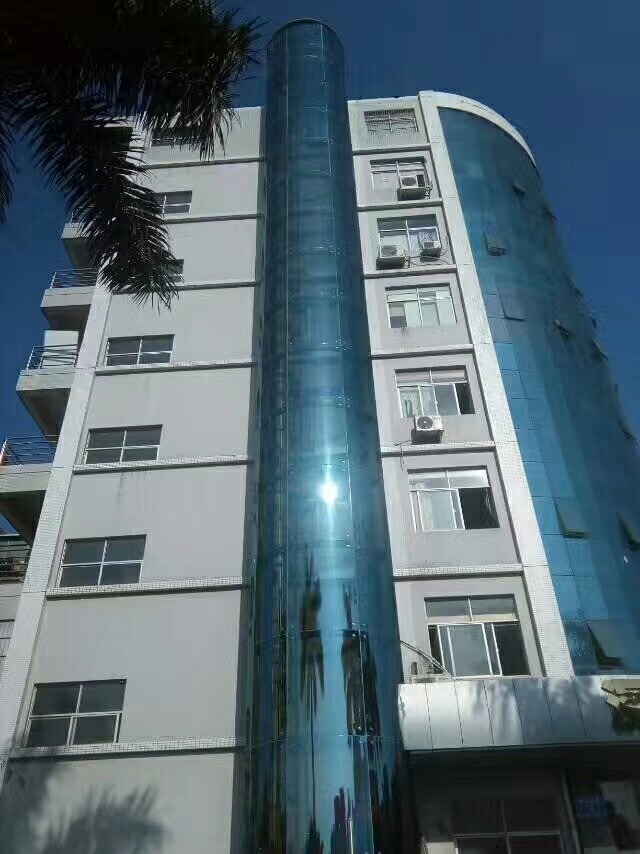 װ